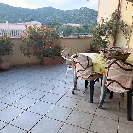 فندق مبيت وإفطار Is Pranus A Mari Casa Privata سولاناس